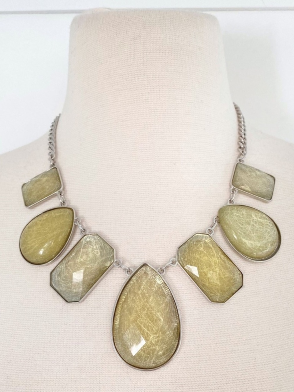 New York & Co Geometric Teardrop Rectangle Necklace - Picture 3 of 10